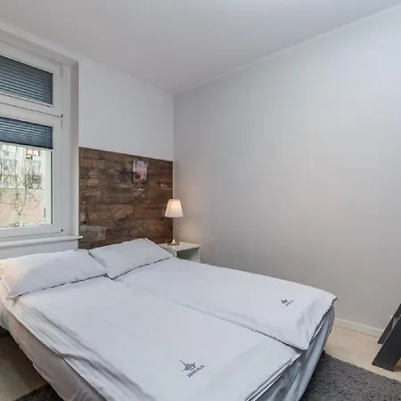 Imperial - Marina Σόποτ